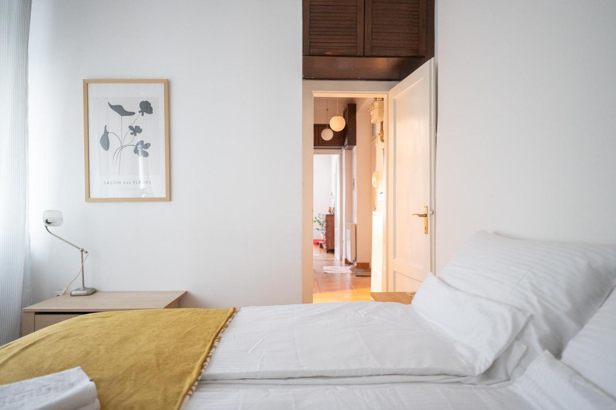 Bricks & Bikes Apartment ซาเกร็บ ภายนอก รูปภาพ